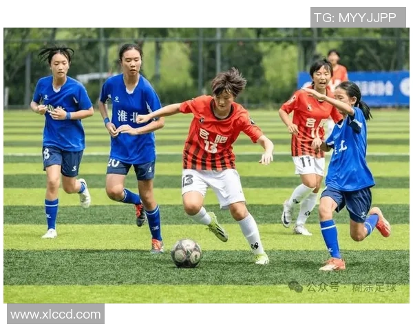 女性足球明星展现力量与魅力的大腿风采图片欣赏