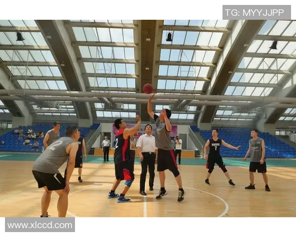 杨军专访：从青涩少年到篮球传奇的成长之路回顾