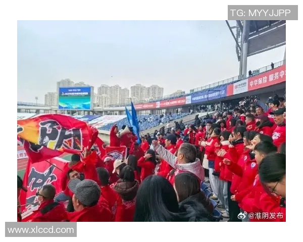 同城足球热潮来袭球迷激情共庆城市荣耀与对抗 同城足球热潮来袭球迷激情共庆城市荣耀与对抗