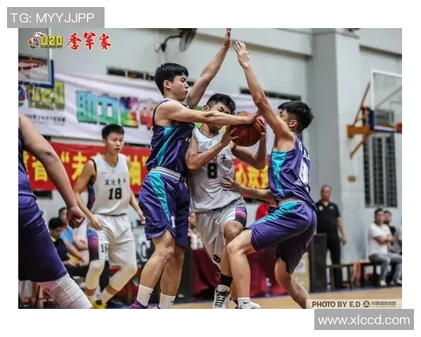 湖北U20足球队奋勇争先力争佳绩展现青春风采与团队精神